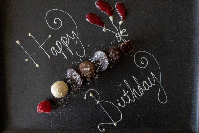  Ucapan Selamat Ulang Tahun untuk Orang Spesial, Foo/Unsplash/Nick Fewings