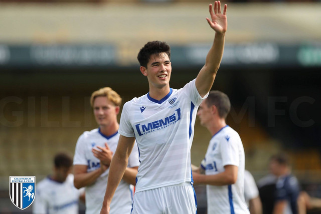 Elkan Baggott saat membela Gillingham FC. Foto: Facebook Gillingham FC