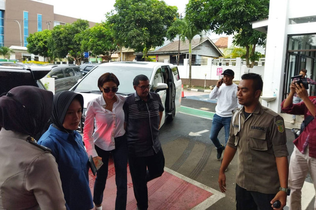 Nikita Mirzani saat tiba di Kejaksaan Negeri Serang, Selasa (25/10/2022). Foto: Dok. Istimewa