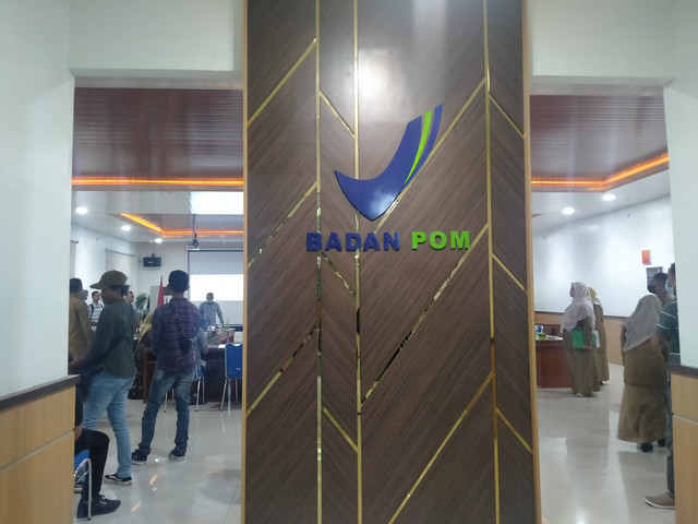 Balai Besar Pengawasan Obat dan Makanan (BBPOM) Banda Aceh, memastikan tidak ada lagi toko obat atau apotek di Aceh menjual produk yang telah dilarang edar sesuai instruksi Kemenkes dan BPOM RI. Foto: Zuhri Noviandi/kumparan