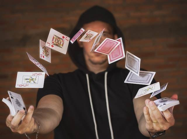 Sebutkan Sesuatu yang Dibuat Pesulap Menghilang, Foto Unsplash Edson Junior
