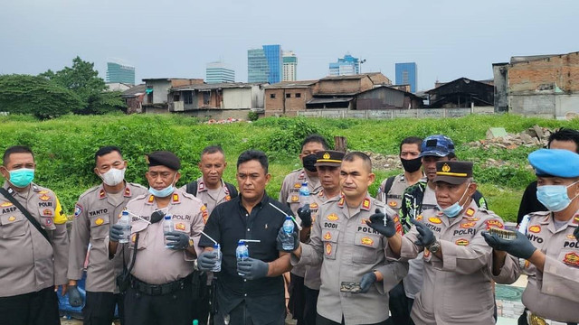 Penggrebekan Kampung Boncos yang digelar Polsek Palmerah. Foto: Dok. Istimewa