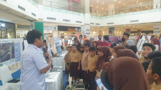 Para Siswa-siswi SD se Kota Palu saat mengikuti pelatihan pengenalan kebencanaan di PGM Palu, Rabu (26/10). Foto: Tim PaluPoso
