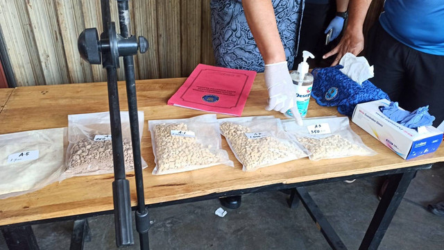 Narkotika jenis ekstasi diamankan BNN. (DEFRI CANDRA/SELASAR RIAU)