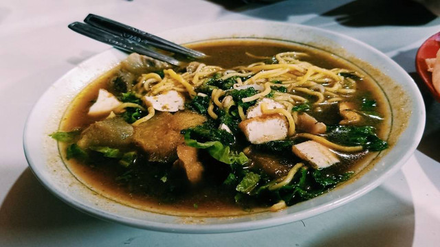 Tahu Campur. Foto: Prabarini Kartika/kumparan