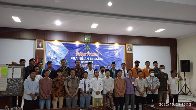 Sebanyak 15 Mahasiswa STAI Muhammadiyah Klaten mengikuti kegiatan bimbingan perkawinan pra-nikah remaja (25/10/22) Foto: Ridwan Maulana