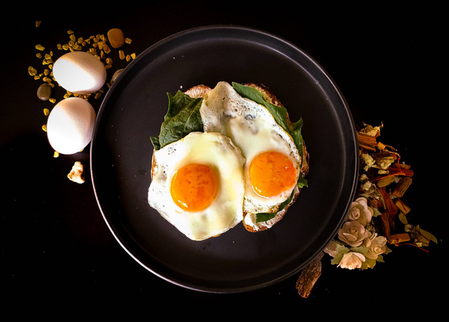 Ilustrasi telur merupakan salah satu makanan tinggi protein. Foto: Unsplash