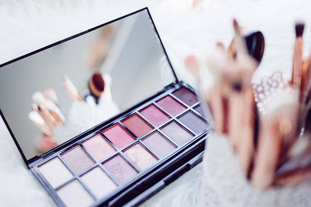 Ilustrasi Blush On untuk Kulit Kering. Foto: Unsplash