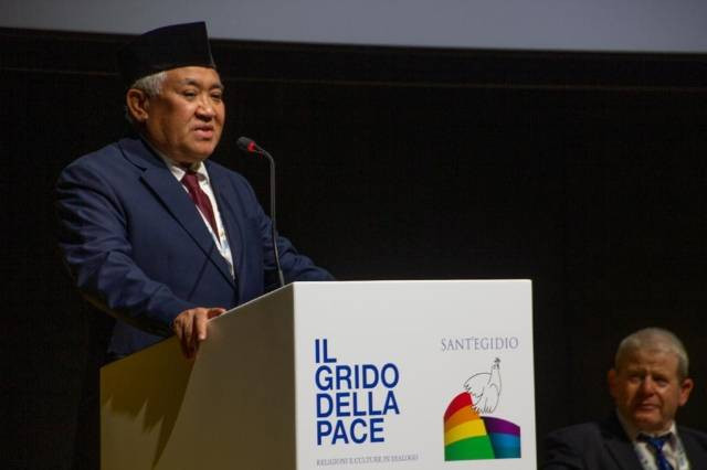 Ketua Centre for Dialogue and Cooperation among Civilizations Din Syamsuddin saat menyampaikan pidato dalam Konferensi Internasional Komunitas Sant'Egidio di Roma, Italia, Selasa (25/10/2022). (Sumber Foto: ANTARA/Handout/aa.)