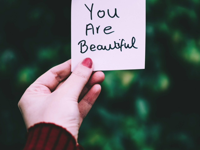 Ilustrasi Kata-Kata Cantik dalam Bahasa Inggris. Foto: Pexels/Lisa Fotios.
