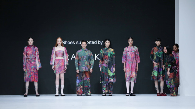 Kolaborasi Kala Studio dengan Isha Hening di Jakarta Fashion Week 2023, Foto: Dok. Kala Studio