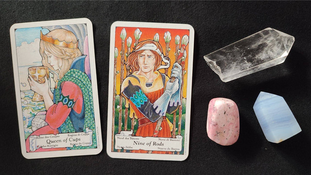 Queen of Cups, Nine of Rods. (Sumber: dok pribadi)