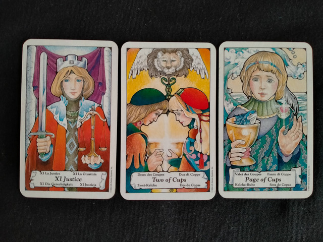 Aries – Justice, Two of Cups, Page of Cups. (Foto: Lidia)