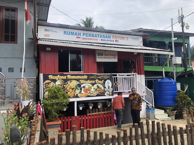 Tampak depan Rumah Dua Negara. (Foto dokumen pribadi)