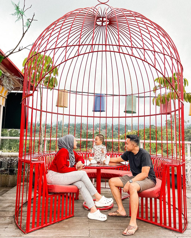 Nathalie Holscher bersama mantan pacar yang kini kembali dekat dengannya. Foto: Instagram/@nathalieholscher