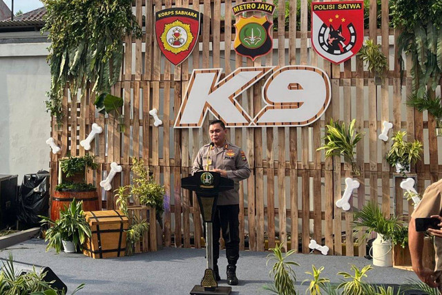 Kapolda Metro Jaya Irjen Pol Fadil Imran di Gedung K9 Polda Metro Jaya, Senin (31/10). Foto: Haya Syahira/kumparan