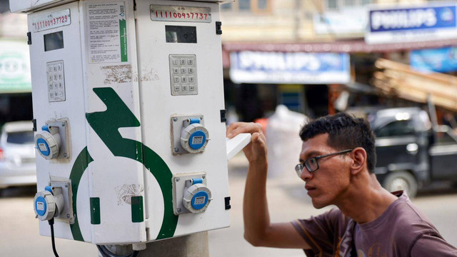 Tempat ngecas motor listrik di Kota Banda Aceh, 28 Oktober 2022. Foto: Suparta/acehkini