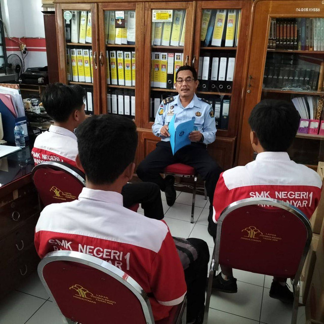 Humas Lapas Probolinggo - Lapas Probolinggo Terima Siswa PKL Dari SMK Negeri 1 Banyuanyar