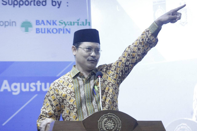 Sambutan Rektor UMT dalam acara pengukuhan Satuan Tugas Kampus Islami (Arsip: Humas UMT)