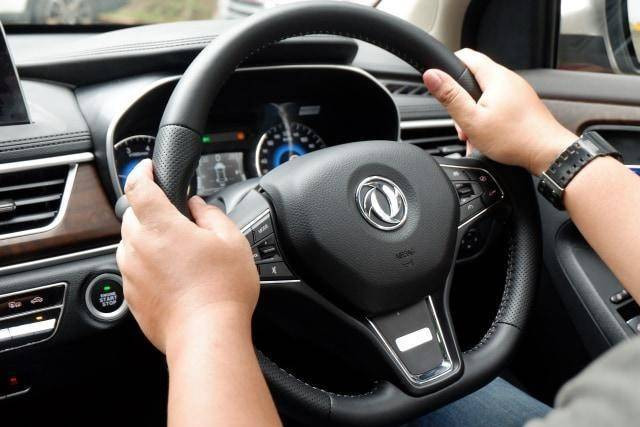 Ilustrasi cara membawa mobil matic. Foto: Aditya Pratama Niagara/kumparan