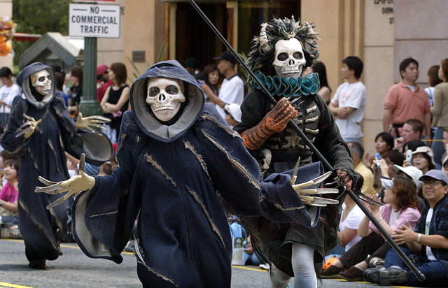 Kostum Halloween di berbagai negara, dari yang seram hingga kostum karakter kartun. Foto: Kazuhiro Nogi/AFP