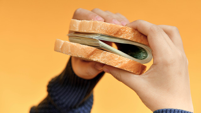 Ilustrasi makanan cepat saji atau fast food. Foto: Dovzhykov Andriy/Shutterstock