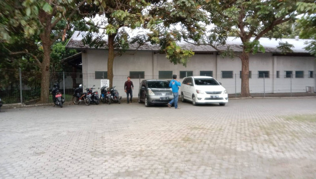Susanan PT Afi Farma saat diperiksa penyidik Bareskrim terkait kasus gagal ginjal anak. Foto: Dok. Istimewa