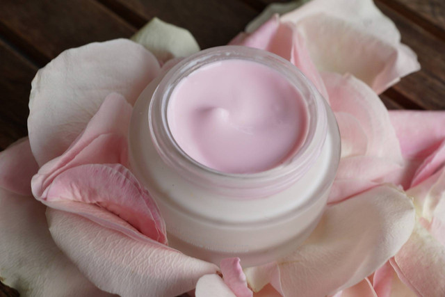 Ilustrasi Moisturizer untuk Mencerahkan. Foto: Pixabay