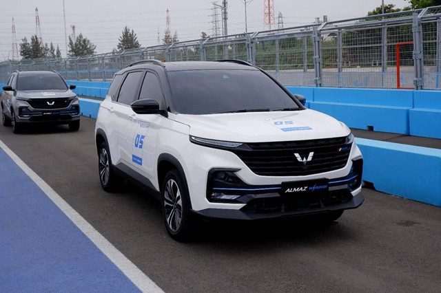 Wuling Almaz Hybrid. Foto: Aditya Pratama Niagara/kumparan