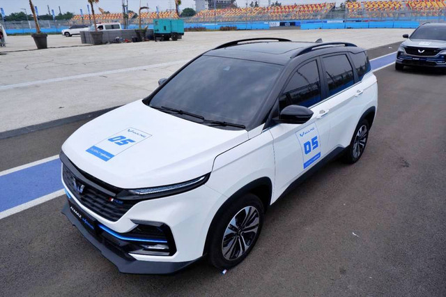 Wuling Almaz Hybrid. Foto: Aditya Pratama Niagara/kumparan