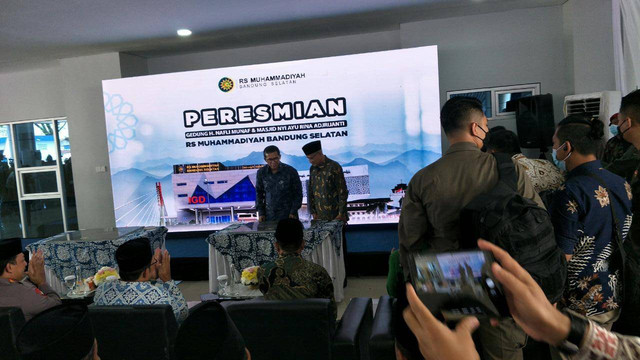 Hadiri Peresmian RS Muhammadiyah ke-119 di Bandung Barat, Rektor : RS UMT ke-120