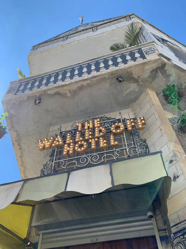 The Walled Off Hotel tampak muka (Dokumentasi Pribadi) 