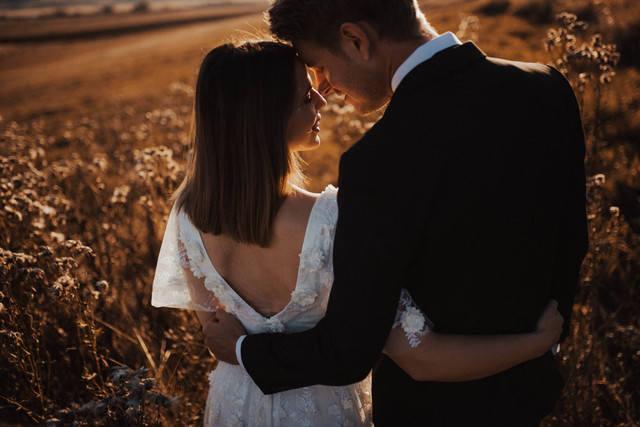 Foto oleh Sandro Crepulja dari Pexels: https://www.pexels.com/id-id/foto/pasangan-saling-menghadapi-3361200/