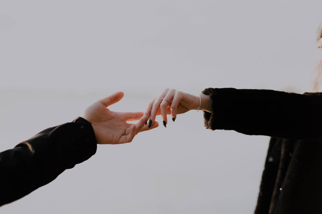 Ilustrasi Kata-Kata untuk Mantan yang Sombong. Foto: Unsplash/Priscilla Du Preez.