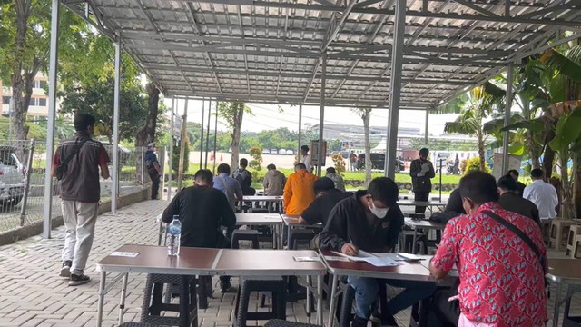 Pembuatan SIM di Satpas Jakarta. Foto: Haya Syahira/kumparan