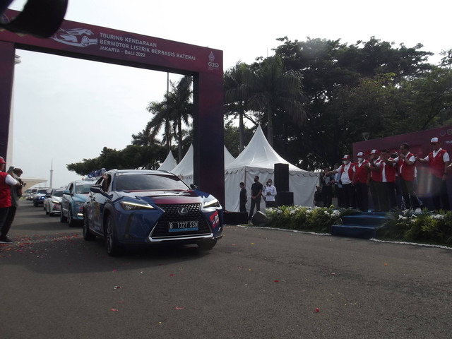 Lexus UX300e di acara Touring Kendaraan Listrik Berbasis Baterai Jakarta Bali 2022. Foto: Rizki Fajar Novanto/kumparan