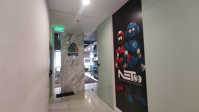 Suasana kantor Net89 di SOHO Capital, Grogol, Jakarta Barat, Selasa (8/11). Foto: Jonathan Devin/kumparan