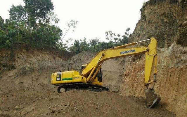 Kegiatan pertambangan tanah/Istimewa