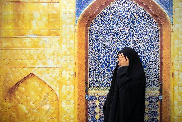 Ilustrasi Apakah Arti Waktu Tunggu atau Iddah, Foto Unsplash Mostafa Meraji