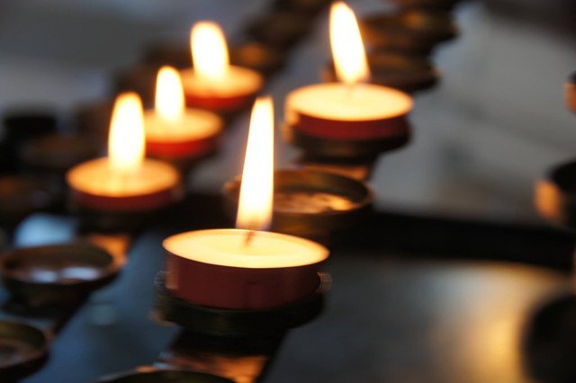 puisi tentang orang tua yang sudah meninggal. sumber foto : unsplash/eli.