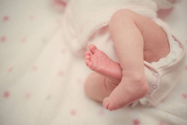 Arti anak lahir hari Jumat. Sumber: unsplash.com