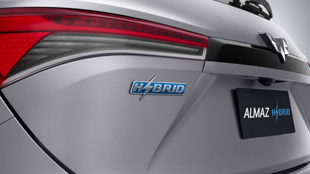 Wuling Almaz Hybrid Foto: Dok. Istimewa