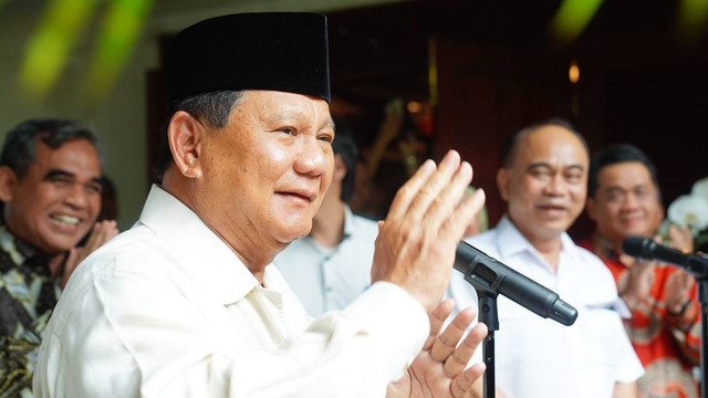Ketua Umum Partai Gerindra Prabowo Subianto menerima Pengurus Musyawarah Rakyat (Musra) di kediamannya di Kertanegara, Jakarta, Kamis (10/11/2022). Foto: Tim Media Prabowo Subianto