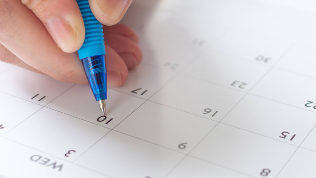 Ilustrasi kalender. Foto: Kwangmoozaa/Shutterstock.