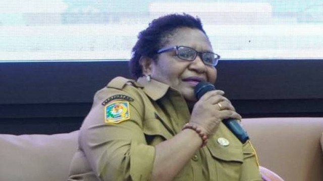 Ribka Haluk yang saat ini menjabat sebagai Penjabat Gubernur Papua Tengah. (Foto Papua.go.id)