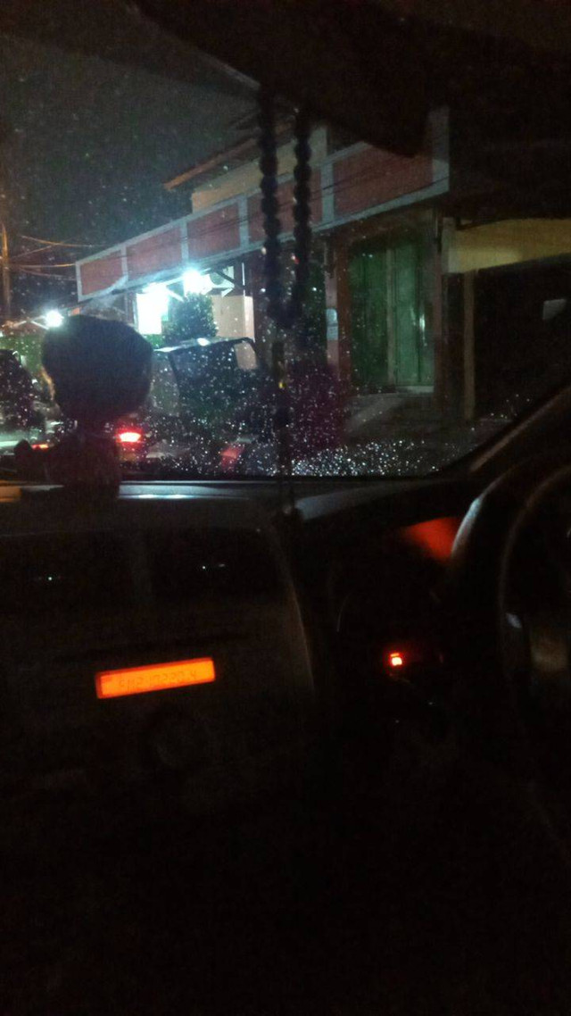 potret penulis saat sedang mengendarai kendaraan roda empat (foto: dokumen pribadi)