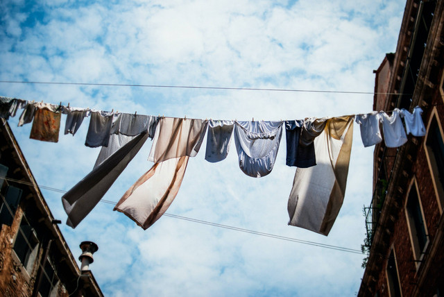 Ilustrasi Tiga Cara Perpindahan Kalor. Foto: dok. Erik Witsoe (Unsplash.com)