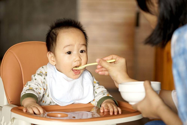 Ilustrasi MPASI untuk anak. Foto: Shutterstock