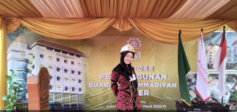 Ana saat bekerja.