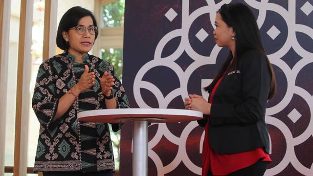 Menteri Keuangan Indonesia, Sri Mulyani menjawab pertanyaan wartawan pada acara serangkaian KTT G20 Indonesia di Bali. Foto: Aditia Noviansyah/kumparan